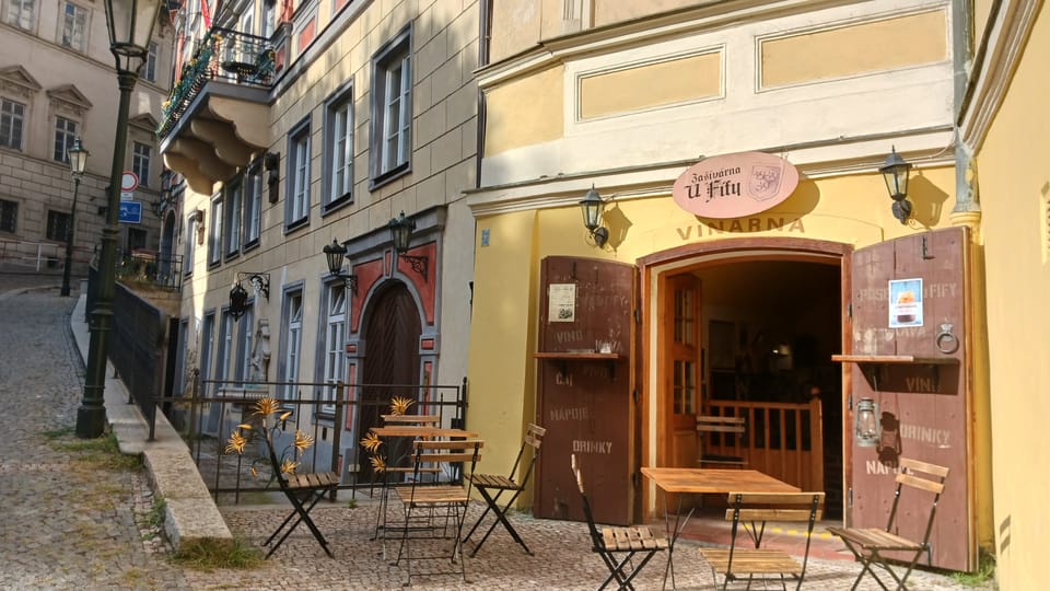 Rue Sněmovní au pied du Château | Photo: Lenka Žižková,  Radio Prague Int.