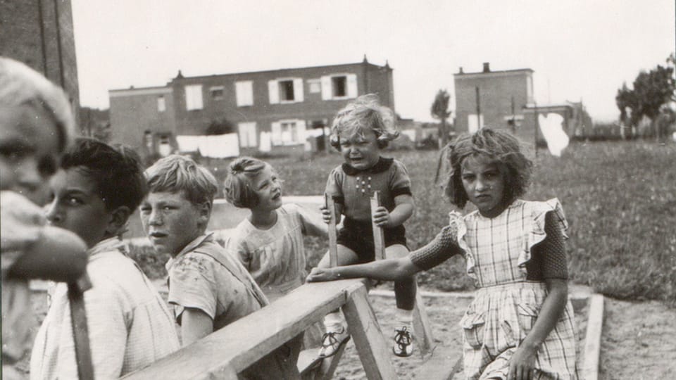 Les enfants,  1939 | Photo: CAITM