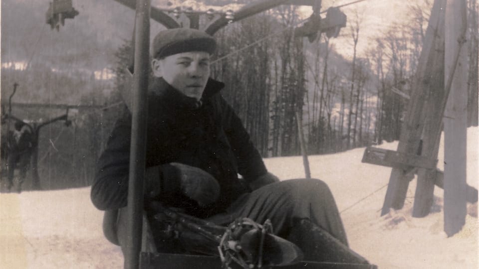 Un skieur sur la remontée mécanique | Photo: Archives de Jan Šrubař/Podhorská jednota Radhošť