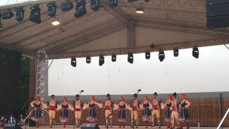 La compagnie de danse bulgare Pirin sur la scène du spectacle Domovina | Photo: Anaïs Raimbault,  Radio Prague Int.