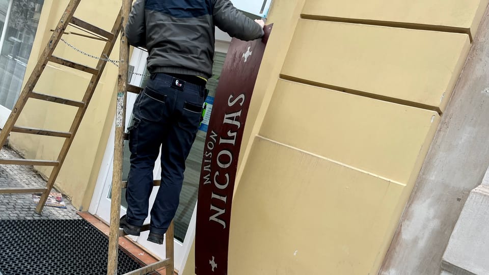 Le tournage d’une nouvelle série Netflix Le Temps de l'innocence  (The Time of Innoncence),  était organisé dans les rues du quartier de Vinohrady | Photo: Alexis Rosenzweig,  Radio Prague Int.