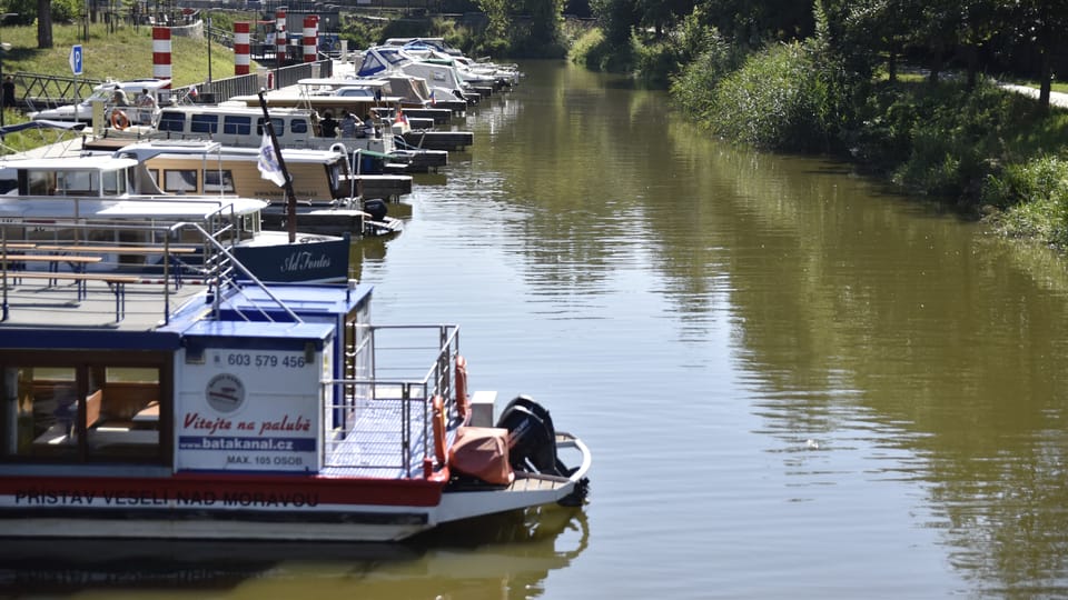 Le port du canal Baťa | Photo: Ondřej Tomšů, Radio Prague Int. Le port du canal Baťa | Photo: Ondřej Tomšů, Radio Prague Int.