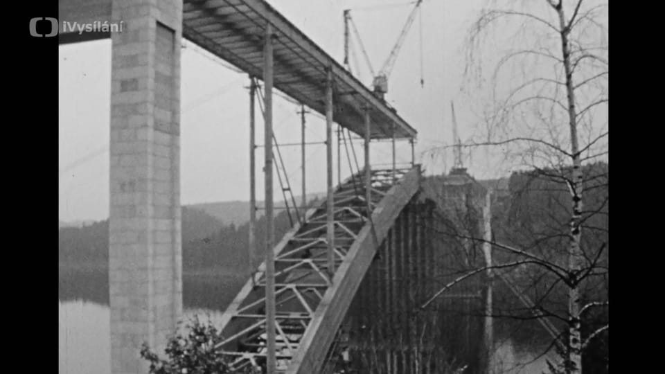 Construction du pont de Žďákov | Photo: ČT Construction du pont de Žďákov | Photo: ČT