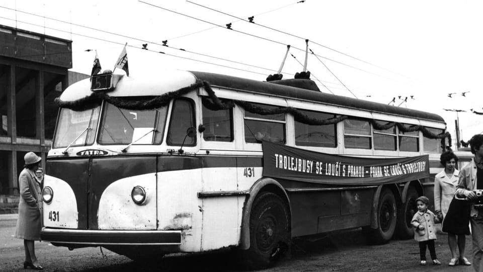 Le dernier trajet du trolleybus à Prague le 15 octobre 1972 | Photo: DPP Le dernier trajet du trolleybus à Prague le 15 octobre 1972 | Photo: DPP