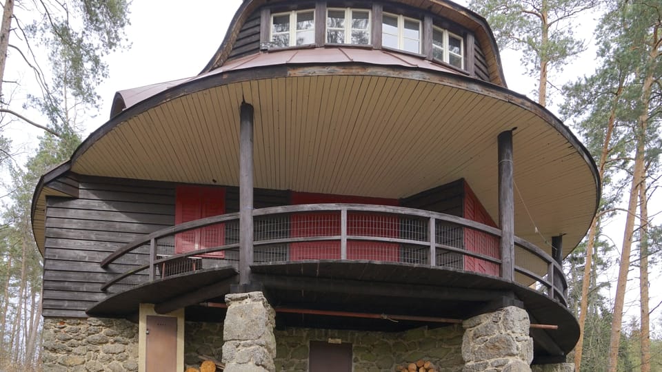 La chata de chasse de Šafránek par l’architect Bohuslav Fuchs | Photo: Adam Štěch