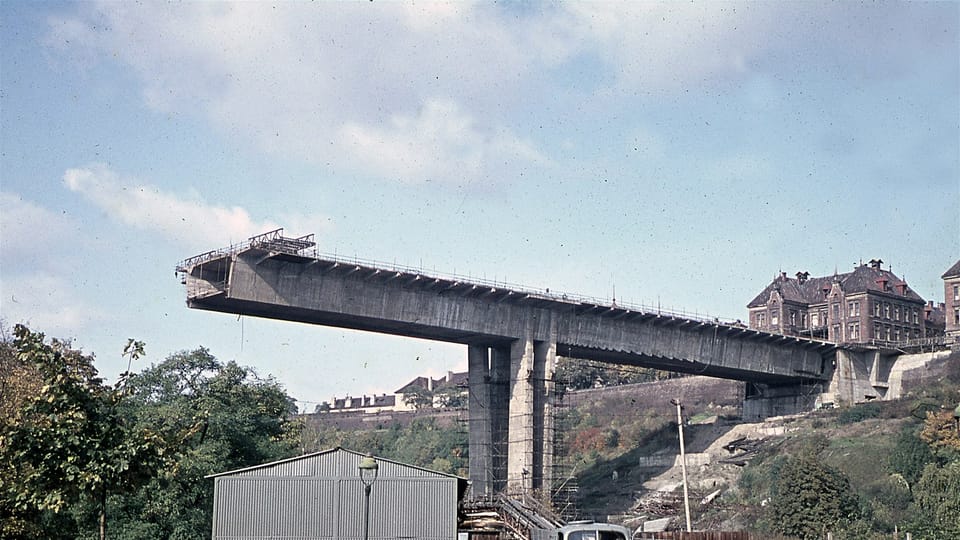 La construction du pont de Nusle en 1968 | Photo: Archives de DPP La construction du pont de Nusle en 1968 | Photo: Archives de DPP