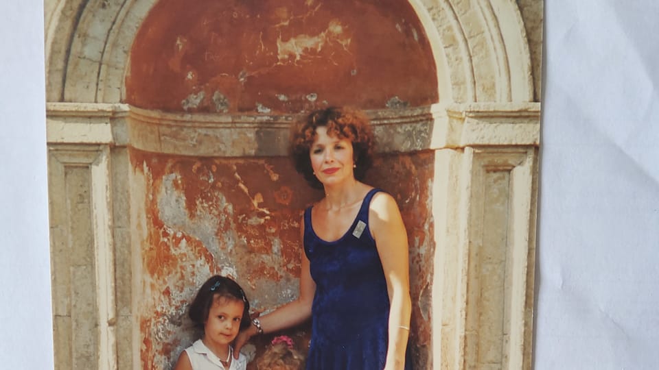 Alena Parthonnaud avec ses filles à Rome en 1987 | Photo: archives personnelles