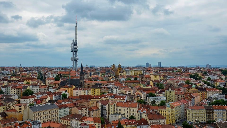 Le quartier de Žižkov á Prague avec l’émetteur  | Photo: Jolana Nováková,  ČRo