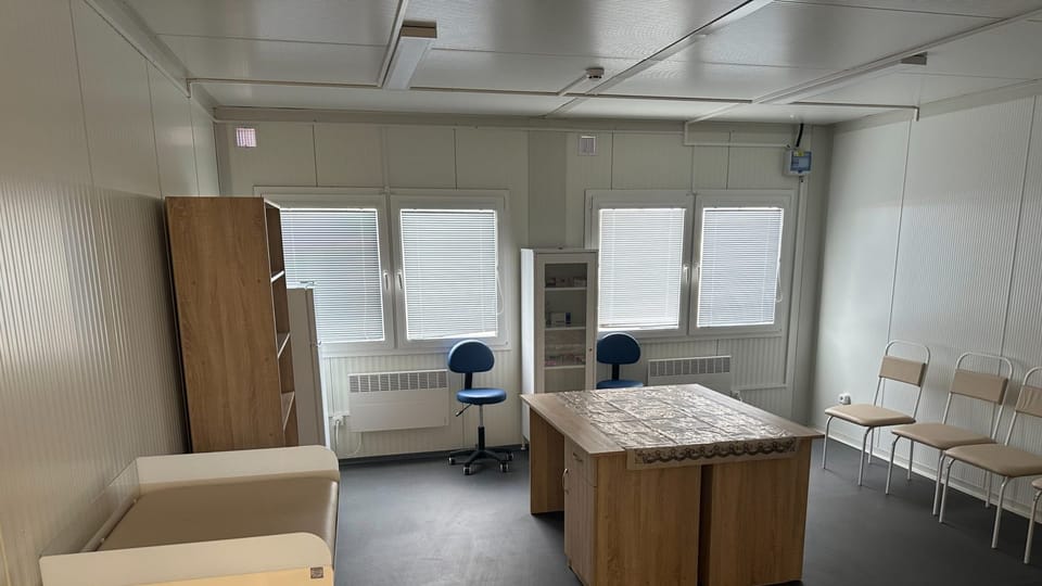Un bâtiment équipé d’un laboratoire et d’une petite salle d’opération | Photo: Martin Dorazín, ČRo Un bâtiment équipé d’un laboratoire et d’une petite salle d’opération | Photo: Martin Dorazín, ČRo