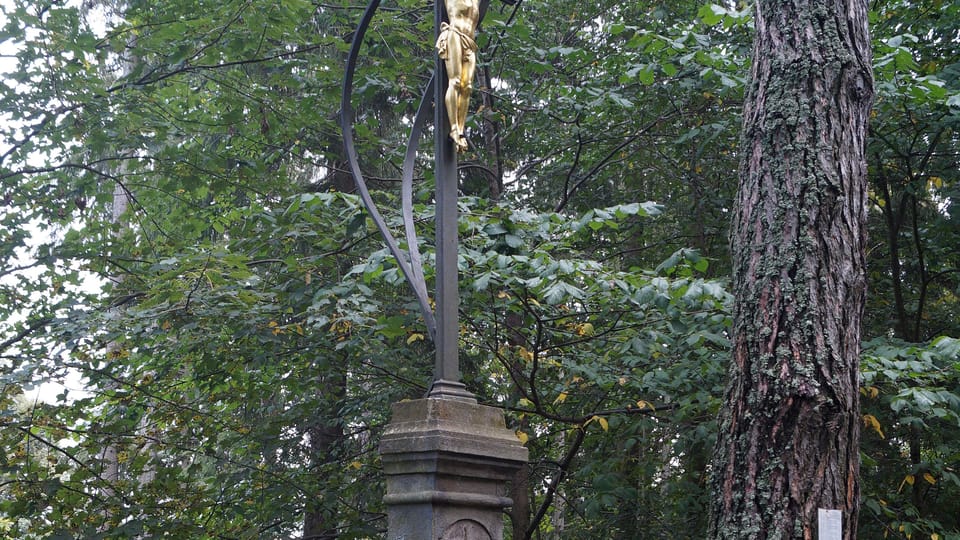 Un croix chez la tour d’observation Dobrá voda | Photo: Miloš Turek,  Radio Prague Int.