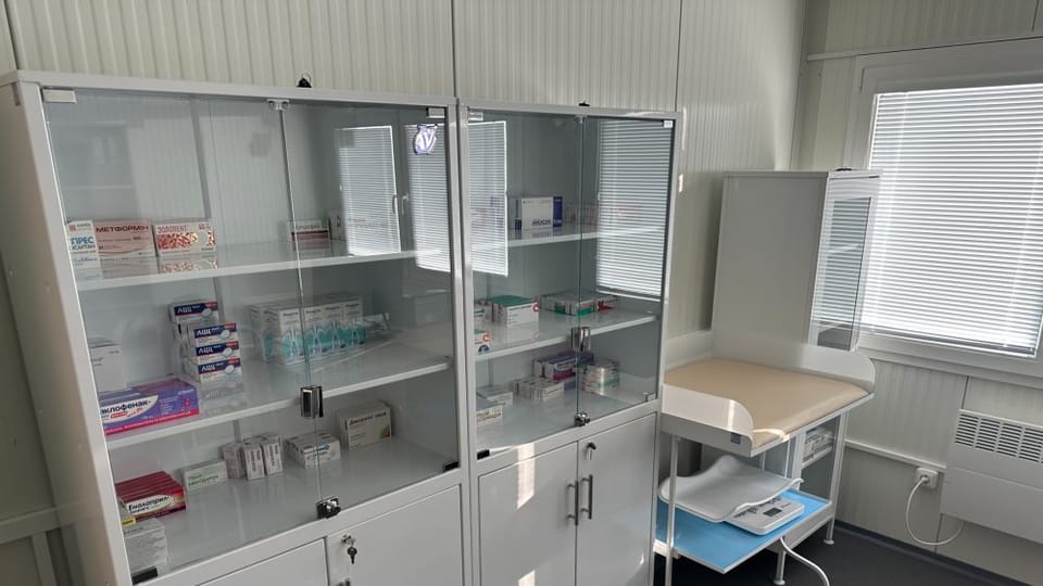 Un bâtiment équipé d’un laboratoire et d’une petite salle d’opération | Photo: Martin Dorazín, ČRo Un bâtiment équipé d’un laboratoire et d’une petite salle d’opération | Photo: Martin Dorazín, ČRo
