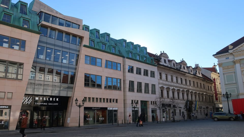 Le palais Myslbek depuis le marché aux fruits (Ovocný trh) | Photo: Lenka Žižková, Radio Prague Int. Le palais Myslbek depuis le marché aux fruits (Ovocný trh) | Photo: Lenka Žižková, Radio Prague Int.