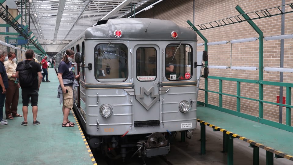 La rame de métro historique au dépôt du métro à Kačerov | Photo: Štěpánka Budková,  Radio Prague Int.