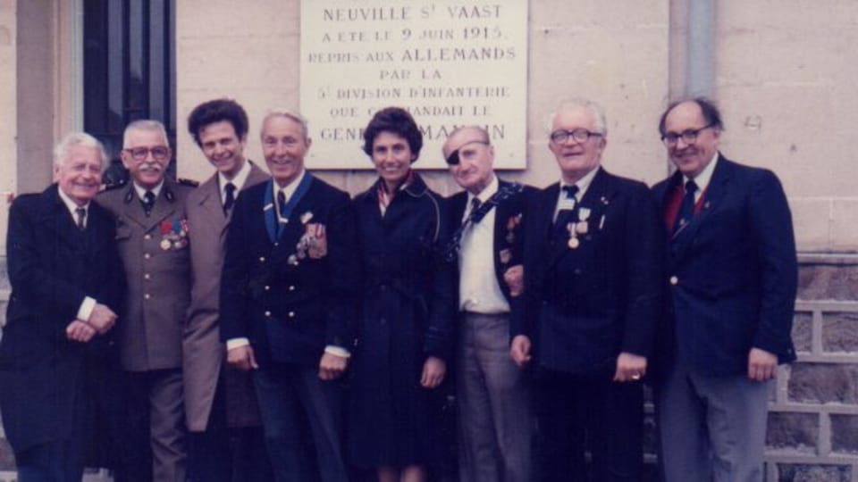 70e anniversaire de la bataille d'Arras avec les volontaires tchèques en 1985 | Photo: Archives de Jiřina Bystrická 70e anniversaire de la bataille d'Arras avec les volontaires tchèques en 1985 | Photo: Archives de Jiřina Bystrická