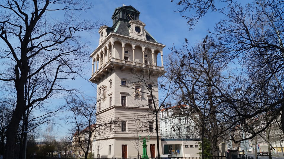 Le château d'eau de Letná a cessé de remplir sa fonction en 1913. L'écrivain Václav Čtvrtek a passé une partie de son enfance dans la tour et ses livres ont servi de base à un certain nombre de contes animés pour enfants. | Photo: Miloš Turek,  Radio Prague Int.