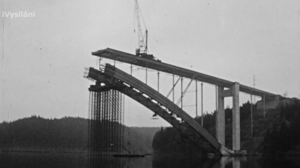 Construction du pont de Žďákov | Photo: ČT Construction du pont de Žďákov | Photo: ČT