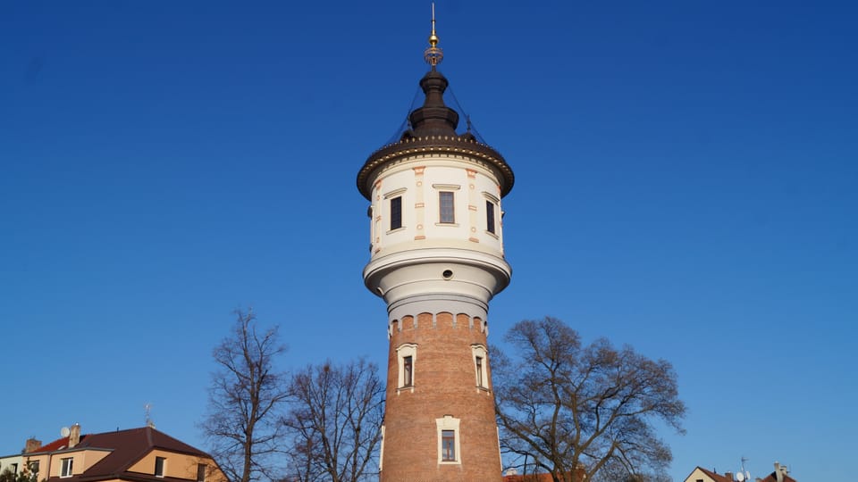 Construit en 1904,  le château d'eau de Horní Libeň ressemble à un phare. Son réservoir,  d'une profondeur de plus de 5 m,  est utilisé pour la formation des plongeurs depuis la fin des années 1960. Aujourd'hui,  la tour a été transformée en un appartement. | Photo: Miloš Turek,  Radio Prague Int.