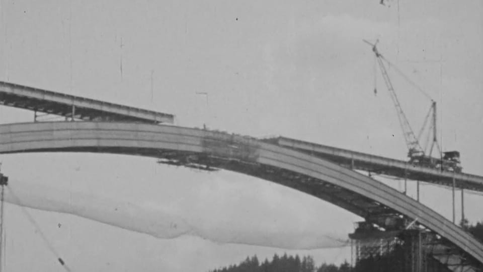 Construction du pont de Žďákov | Photo: ČT Construction du pont de Žďákov | Photo: ČT
