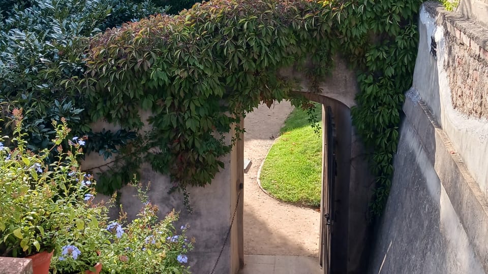 Le portail entre les jardins Kolowrat et Grand Pálffy | Photo: Lenka Žižková,  Radio Prague Int.