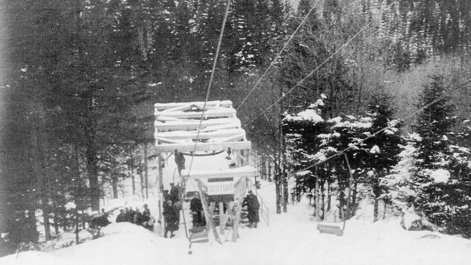 La station basse de la remontée mécanique en 1943 | Photo: Archives de Jan Šrubař/Podhorská jednota Radhošť La station basse de la remontée mécanique en 1943 | Photo: Archives de Jan Šrubař/Podhorská jednota Radhošť
