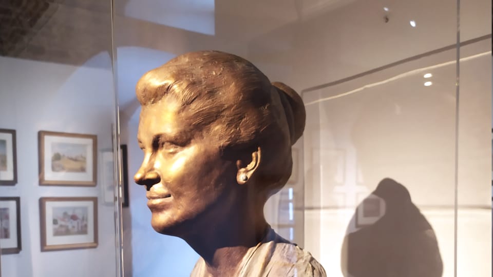 La buste d’Alena Ladová réalisé par Kryštof Hošek | Photo: Magdalena Hrozínková,  Radio Prague Int.