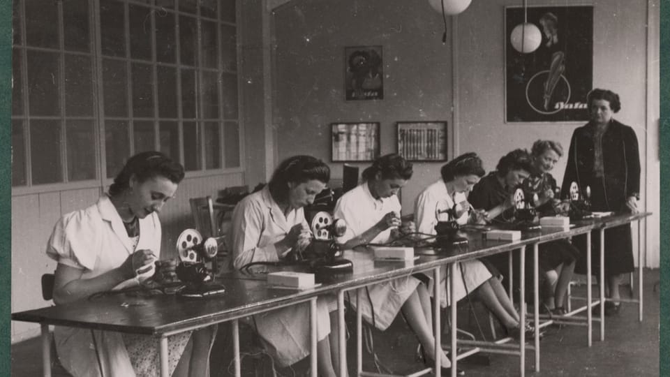 Coutourière au travail en 1939 | Photo: CAITM Coutourière au travail en 1939 | Photo: CAITM