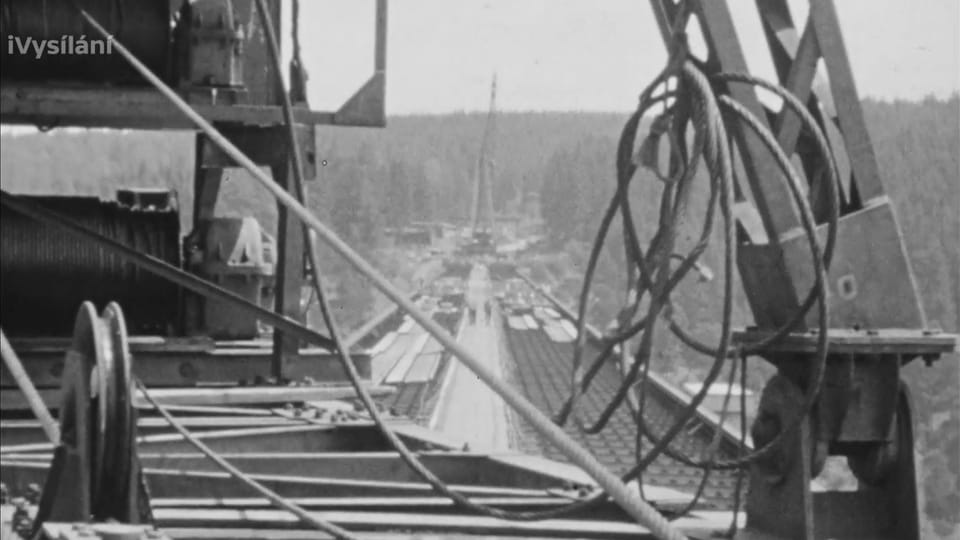 Construction du pont de Žďákov | Photo: ČT Construction du pont de Žďákov | Photo: ČT