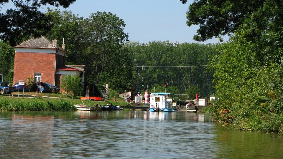Le canal Baťa, photo: Štěpánka Budková Le canal Baťa, photo: Štěpánka Budková