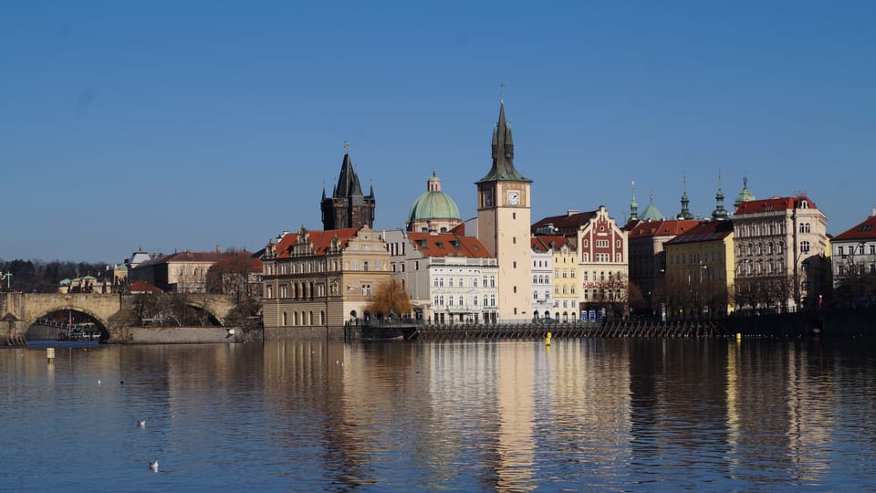 Le château d'eau de la Vieille-Ville alimentait en eau plus d'une centaine de fontaines et a donc été jadis la cible des tirs d'artillerie des armées suédoise, prussienne et autrichienne. | Photo: Miloš Turek, Radio Prague Int. Le château d'eau de la Vieille-Ville alimentait en eau plus d'une centaine de fontaines et a donc été jadis la cible des tirs d'artillerie des armées suédoise, prussienne et autrichienne. | Photo: Miloš Turek, Radio Prague Int.