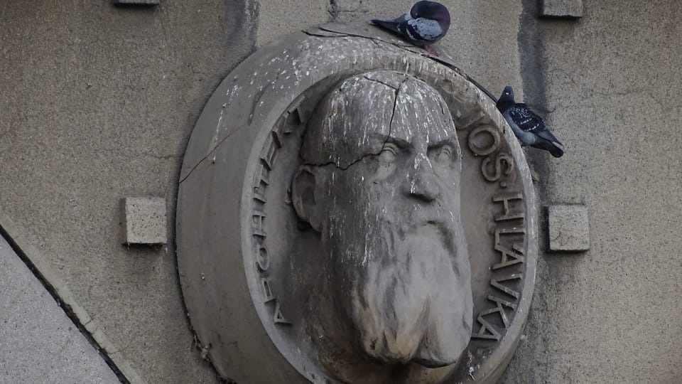 Le relief de Jan Hlávka | Photo: ŠJů, Wikimedia Commons, CC BY 4.0 DEED Le relief de Jan Hlávka | Photo: ŠJů, Wikimedia Commons, CC BY 4.0 DEED
