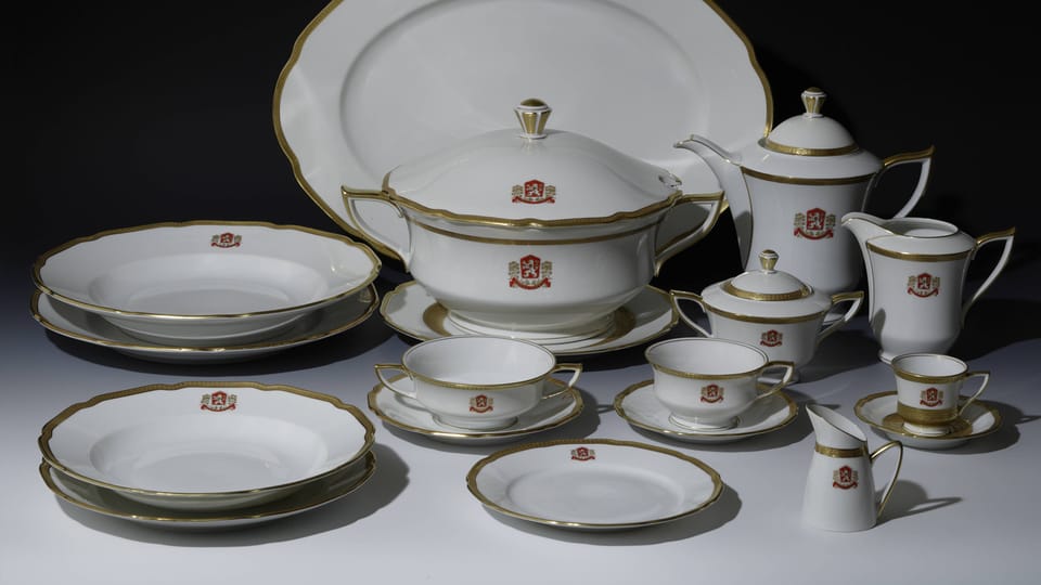 Sélection du service de table du président Gustáv Husák, années 1970, photo: © Collection du Château de Prague, Jan Gloc Sélection du service de table du président Gustáv Husák, années 1970, photo: © Collection du Château de Prague, Jan Gloc