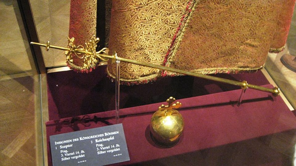 Le sceptre et le globe d'or originels sont à Vienne
