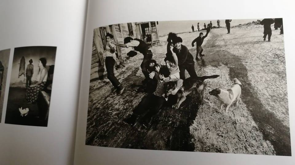 Tsiganes, photo: repro Koudelka, Návraty / Kant Tsiganes, photo: repro Koudelka, Návraty / Kant
