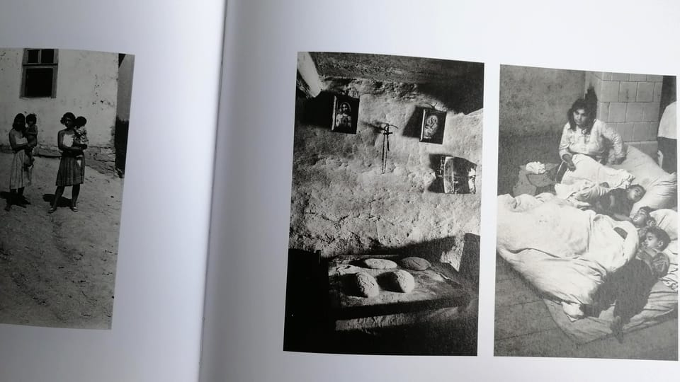 Tsiganes, photo: repro Koudelka, Návraty / Kant Tsiganes, photo: repro Koudelka, Návraty / Kant