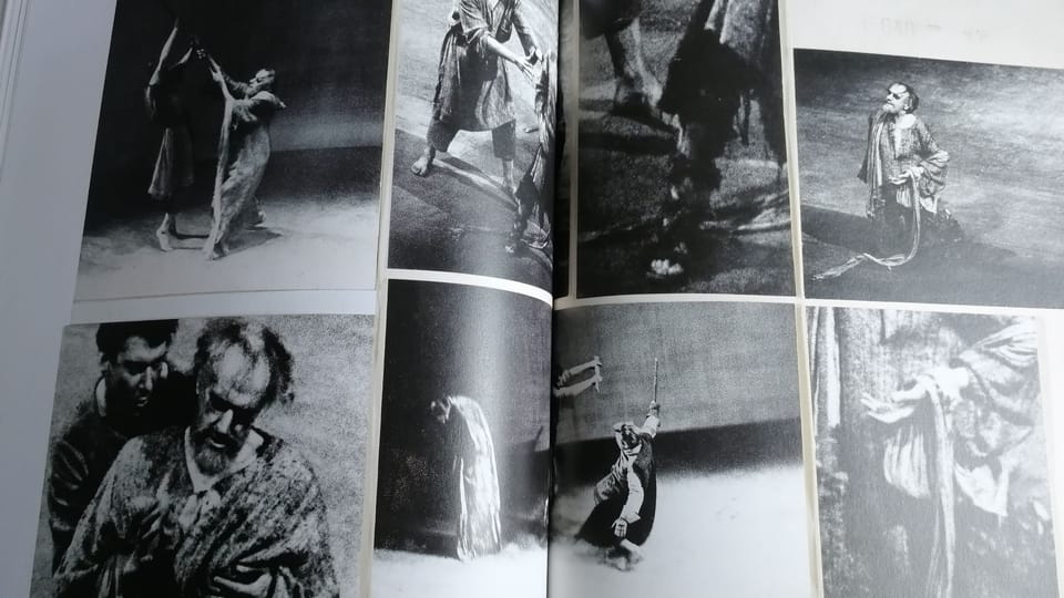 Théâtre, photo: repro Koudelka, Návraty / Kant Théâtre, photo: repro Koudelka, Návraty / Kant