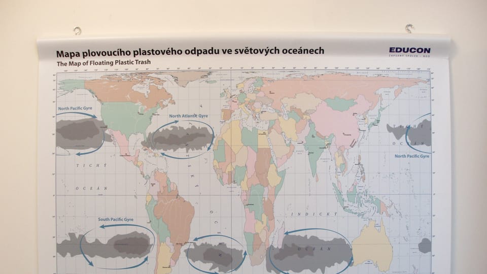 Veronika Richterová, les objets d’art fabriqués à partir de déchets plastiques, photo: Lucie Drechselová Veronika Richterová, les objets d’art fabriqués à partir de déchets plastiques, photo: Lucie Drechselová
