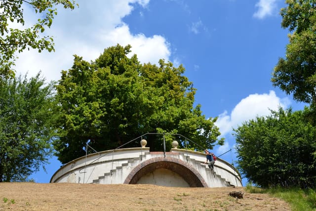Le belvédère avec un tilleul,  où le président Masaryk aimait s'asseoir | Photo: Jolana Nováková,  ČRo