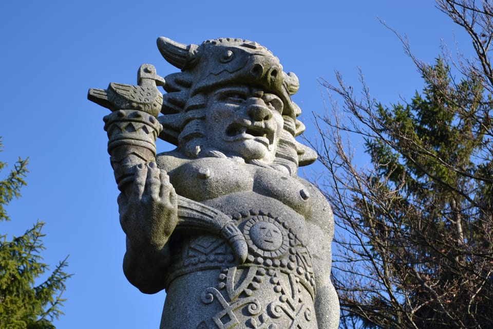 La statue de Radegast sur le mont Radhošť à Beskydy | Photo: František Tichý, ČRo La statue de Radegast sur le mont Radhošť à Beskydy | Photo: František Tichý, ČRo