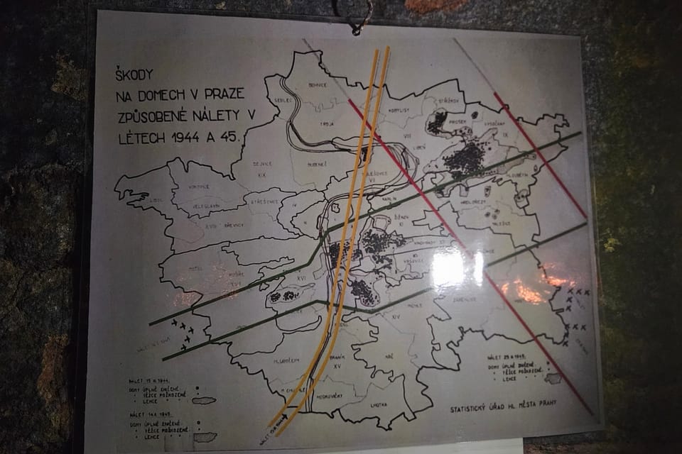 Dégâts causés aux zones urbaines par trois raids aériens américains | Photo: Štěpánka Budková, Radio Prague Int. Dégâts causés aux zones urbaines par trois raids aériens américains | Photo: Štěpánka Budková, Radio Prague Int.