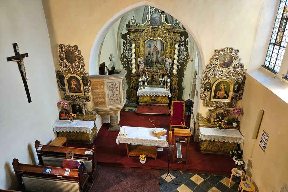 L’église Saint-Wenceslas à Nehvizdy | Photo: Štěpánka Budková, Radio Prague Int. L’église Saint-Wenceslas à Nehvizdy | Photo: Štěpánka Budková, Radio Prague Int.