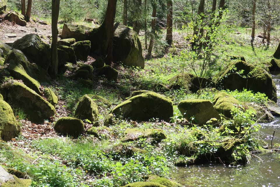 Měsíční údolí (La vallée de la lune) | Photo: Štěpánka Budková, Radio Prague Int. Měsíční údolí (La vallée de la lune) | Photo: Štěpánka Budková, Radio Prague Int.