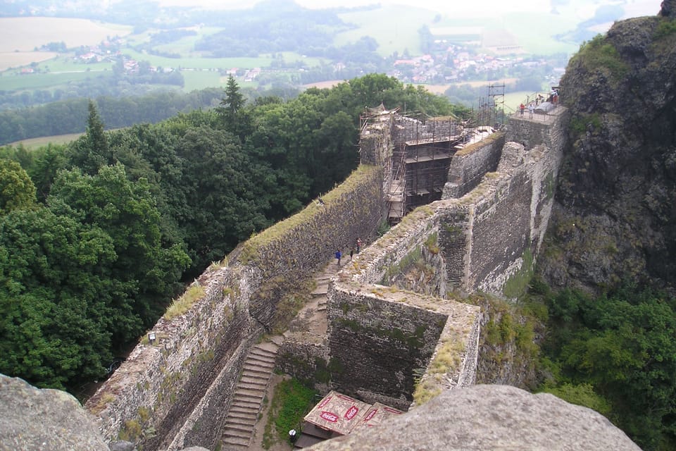 La ruine du château fort de Trosky | Photo: Magdalena Kašubová, Radio Prague Int. La ruine du château fort de Trosky | Photo: Magdalena Kašubová, Radio Prague Int.