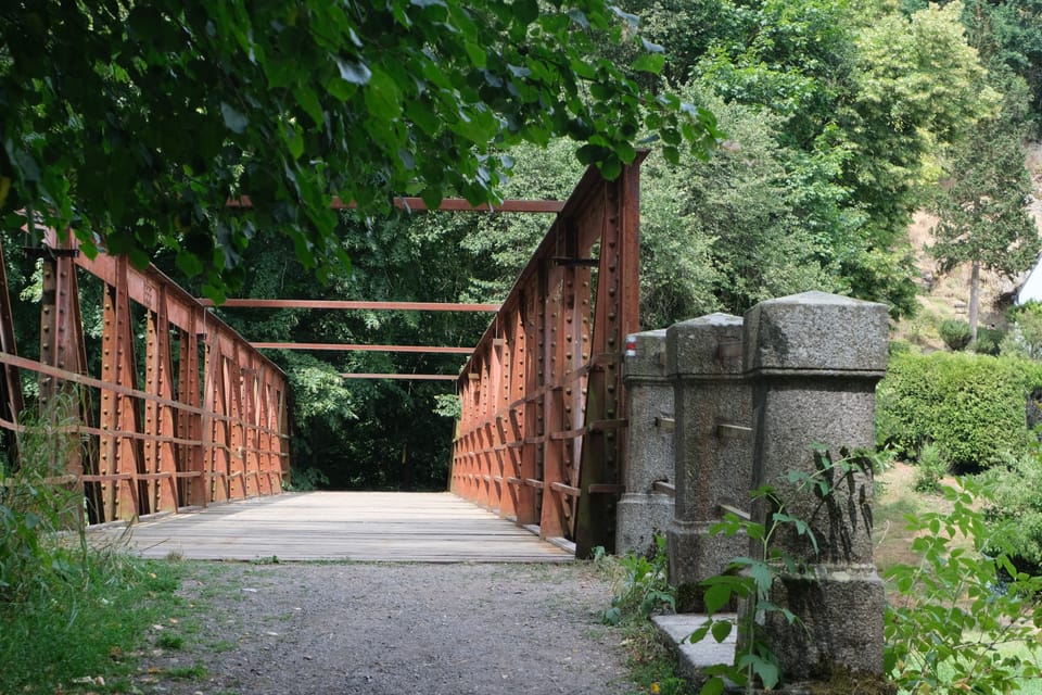 Le pont sur le ruisseau Smutná près du confluent avec la rivière Lužnice | Photo: Štěpánka Budková, Radio Prague Int. Le pont sur le ruisseau Smutná près du confluent avec la rivière Lužnice | Photo: Štěpánka Budková, Radio Prague Int.