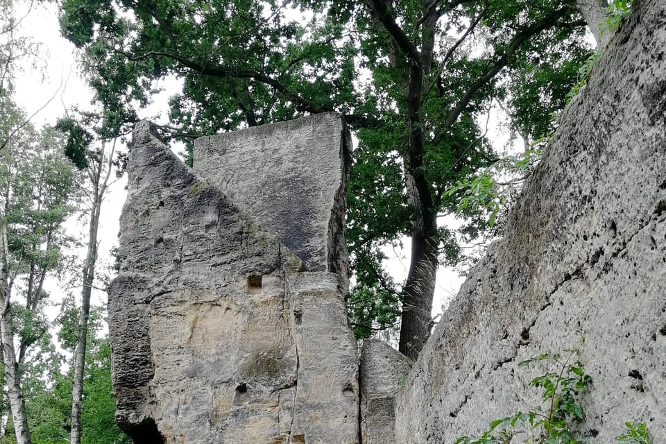 Les ruines de Jiljov, photo: Štěpánka Budková Les ruines de Jiljov, photo: Štěpánka Budková
