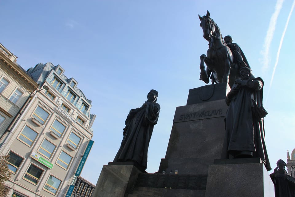 Monument en l’honneur de saint Venceslas sur la place Venceslas, par Josef Václav Myslbek | Photo: Barbora Němcová, Radio Prague Int. Monument en l’honneur de saint Venceslas sur la place Venceslas, par Josef Václav Myslbek | Photo: Barbora Němcová, Radio Prague Int.