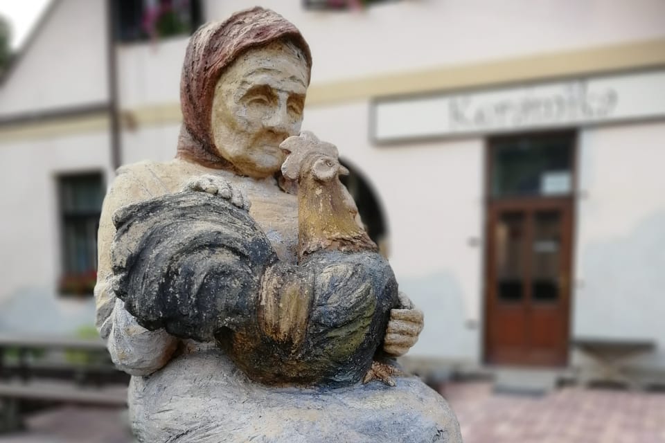 Une statue (Zářečská bába) | Photo: Štěpánka Budková, Radio Prague Int. Une statue (Zářečská bába) | Photo: Štěpánka Budková, Radio Prague Int.