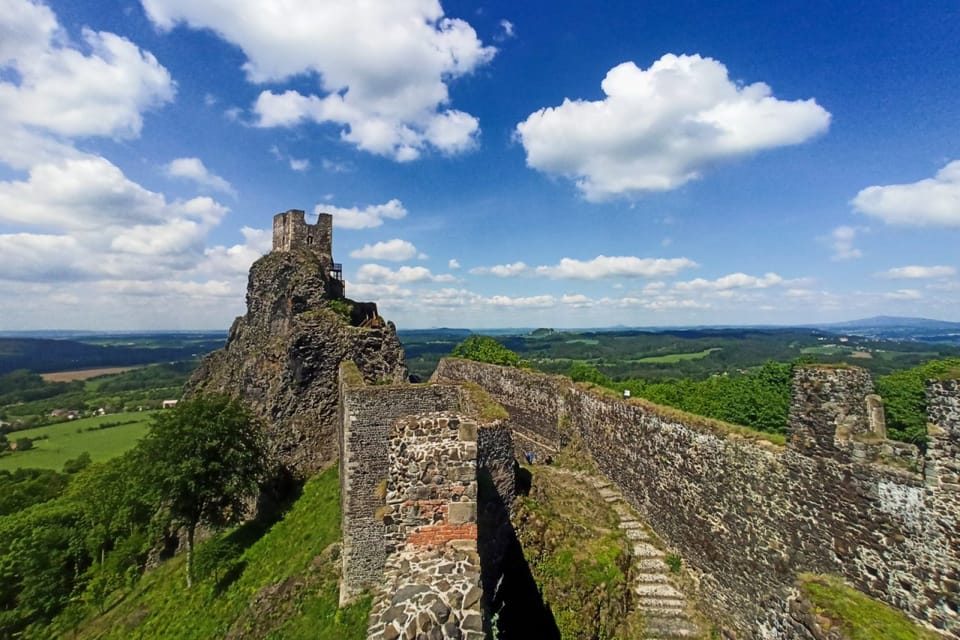 La ruine de château fort de Trosky | Photo: Jaroslav Hoření, ČRo La ruine de château fort de Trosky | Photo: Jaroslav Hoření, ČRo