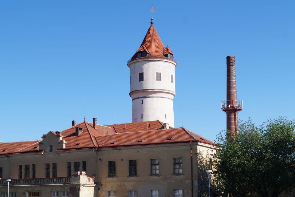 Le château d'eau Art nouveau situé dans l’enceinte de l'hôpital psychiatrique de Bohnice était équipé de réservoirs d'eau potable provenant des puits artésiens de la vallée de la Vltava. | Photo: Miloš Turek, Radio Prague Int. Le château d'eau Art nouveau situé dans l’enceinte de l'hôpital psychiatrique de Bohnice était équipé de réservoirs d'eau potable provenant des puits artésiens de la vallée de la Vltava. | Photo: Miloš Turek, Radio Prague Int.