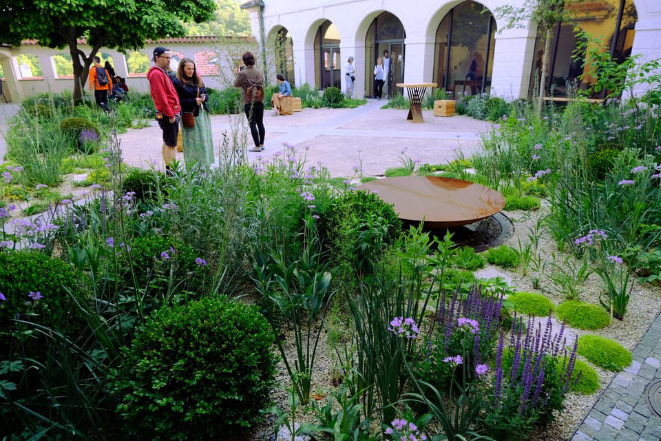 Le jardin du monastère Fortna | Photo: Bohumil Šimčík, Radio Prague Int. Le jardin du monastère Fortna | Photo: Bohumil Šimčík, Radio Prague Int.
