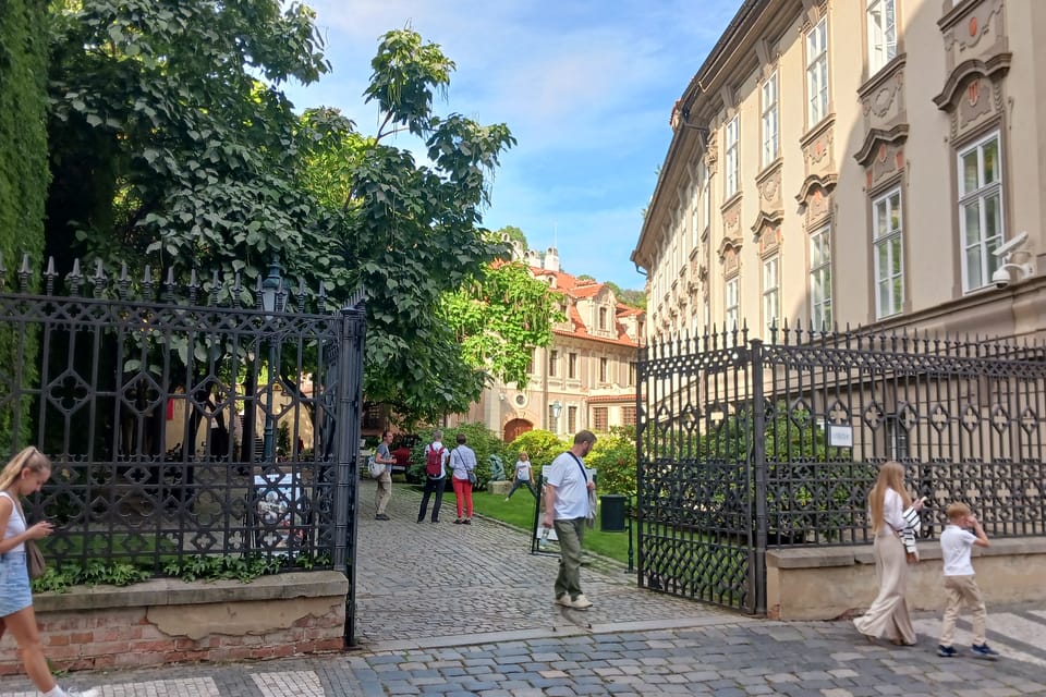 L’entrée aux jardins du Château de Prague | Photo: Lenka Žižková, Radio Prague International L’entrée aux jardins du Château de Prague | Photo: Lenka Žižková, Radio Prague International